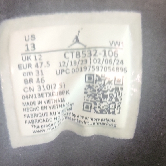 Jordan 3 Retro Cement Grey - Picture 7 of 9